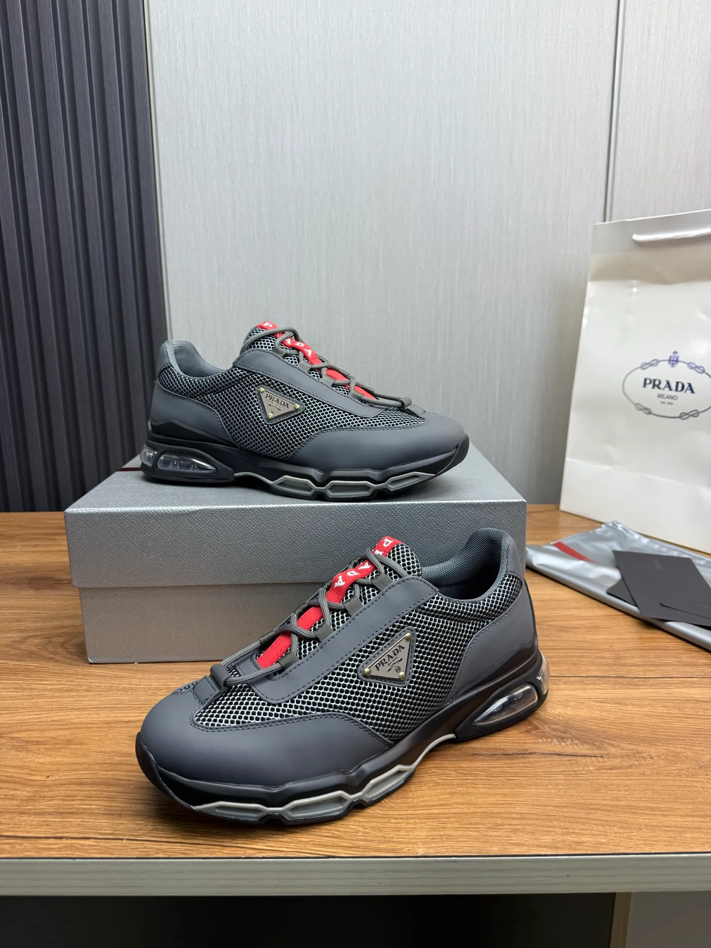 Men's shoes 💰660💰 [PRADA] Men's shoes are popular in the counter, high-quality shipments ✔️Official website synchronization, original imported cowhide with comfortable mesh + cowhide lining, 1⃣️:1⃣️reproduction, original factory air-cushioned original sole, 38-45